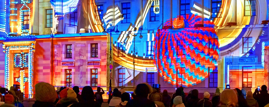 В Санкт-Петербурге покажут грандиозное световое шоу на Дворцовой площади